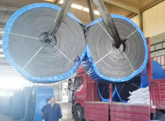 Stacked conveyor belts