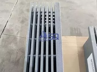 Bottom intake grille