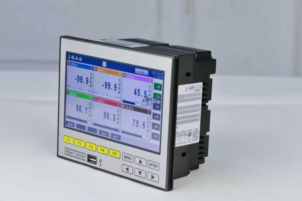 7-Inch 16-Channel Industrial Data Logger 